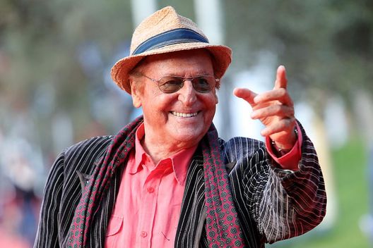 Getty Renzo Arbore torna in tv, dal 9 arriva su Rai 2 “Come ridevamo”: i dettagli- immagine 3