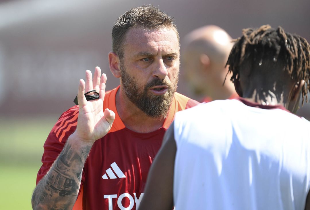 Roma, giallorossi a lavoro a Trigoria: è tornato Dybala – FOTO GALLERY- immagine 1