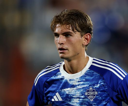 Nico Paz con la maglia del Como (Photo by Claudio Villa/Getty Images) ESCLUSIVA – Belleri: “Sarri bravo a non trovare alibi. Vi racconto la nuova vita in Giappone con il Milan”- immagine 2