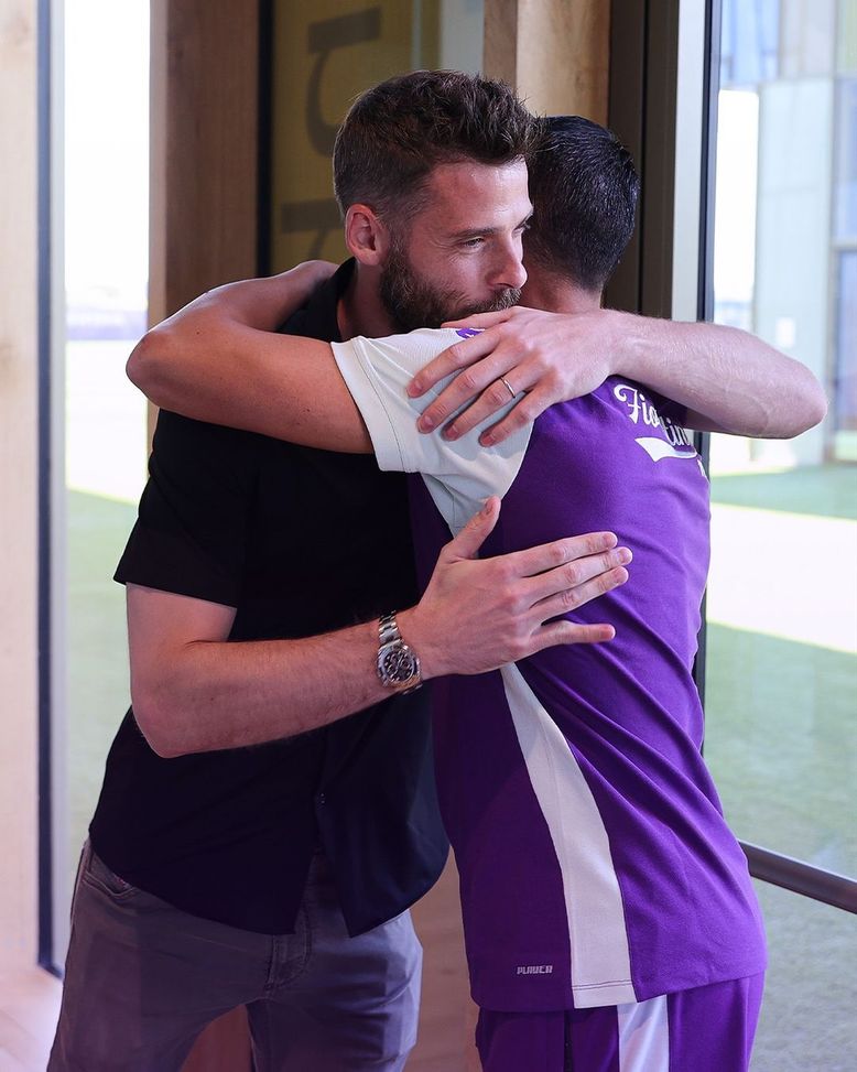 De Gea al Viola Park, arriva il primo abbraccio con Palladino- immagine 2