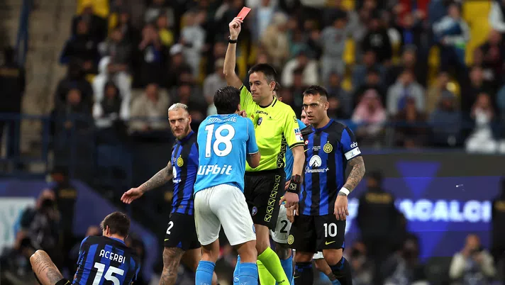 La mezzanotte del Napoli e della sua «testa alta» - immagine 1