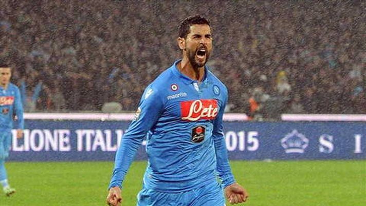 FOTO Britos non dimentica Napoli: l’ex azzurro è in città per le vacanze - immagine 1