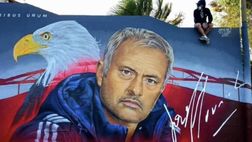 Benfica, l’omaggio dei tifosi per il ritorno di Mourinho: enorme murale a Lisbona