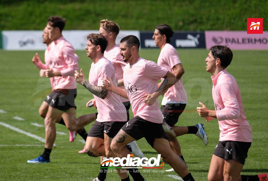 FOTO Ritiro Palermo, seduta mattutina al centro Aquagranda (GALLERY) - immagine 47