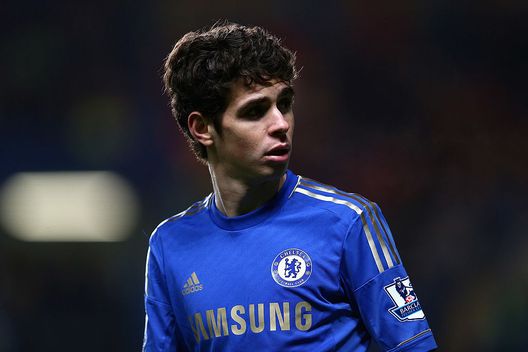 Londra, Inghilterra - 2013: Oscar del Chelsea looks durante l'andata della semifinale di Carabao Cup tra Chelsea e Swansea City allo Stamford Bridge. (Foto di Clive Mason/Getty Images) L’ex calciatore del Chelsea Oscar si ritira a 34 anni a causa di problemi cardiaci- immagine 2