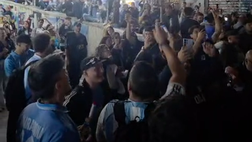 Tifosi scatenati al murale di Diego, scatta il celebre coro “Maradò, Maradò”!
