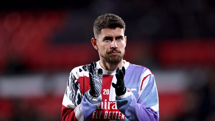 GIRONA, SPAIN - JANUARY 29: Jorginho of Arsenal applauds the fans during the warm up prior to the UEFA Champions League 2024/25 League Phase MD8 match between Girona FC and Arsenal FC at Montilivi Stadium on January 29, 2025 in Girona, Spain. (Photo by Ryan Pierse/Getty Images) Jorginho