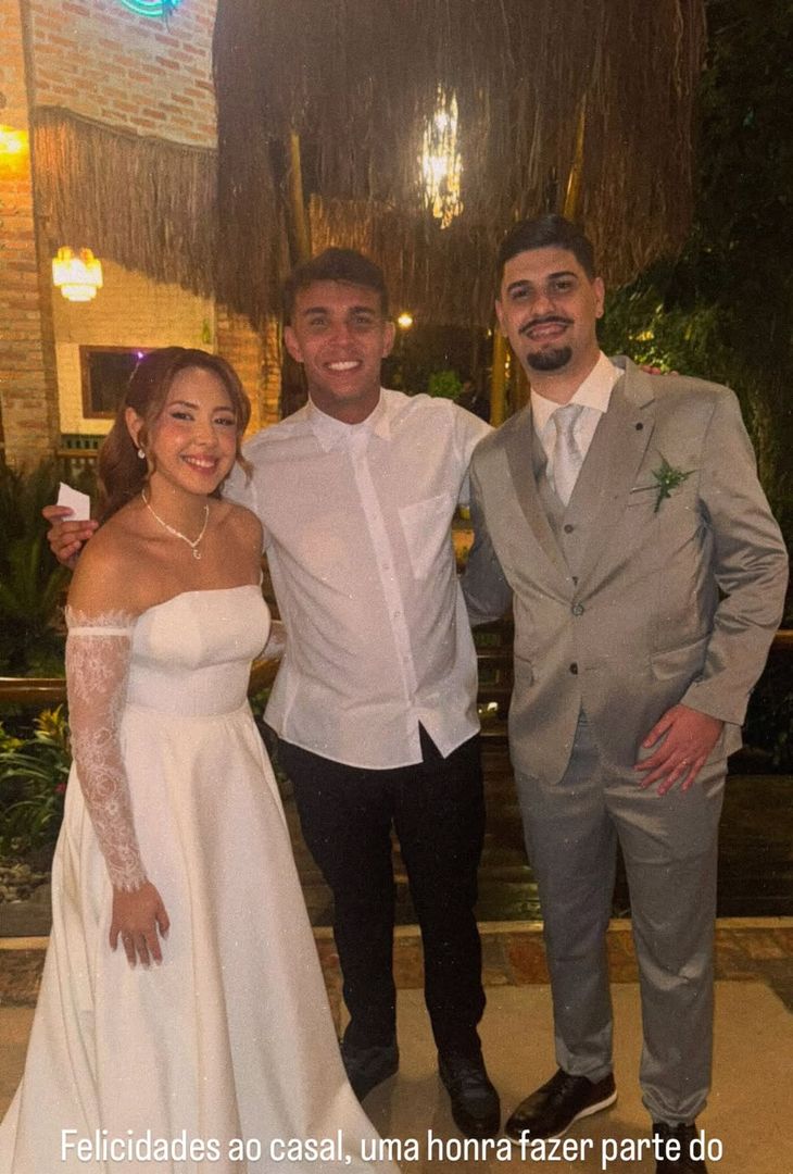 L’eleganza di Giovane al matrimonio di amici: che stile dell’azzurro! – LE FOTO - immagine 2