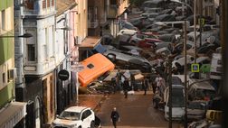 Alluvione a Valencia, proteste contro la Liga: “Non ha alcun senso giocare”