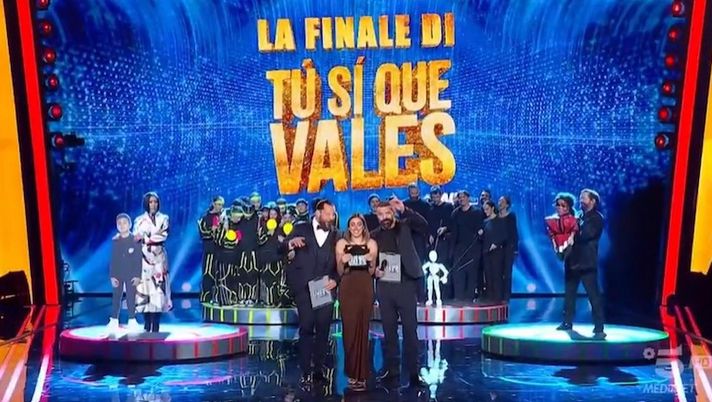 Screen TV Auditel, la finalissima di Tu si que Vales batte ancora Ballando con le Stelle - immagine 1