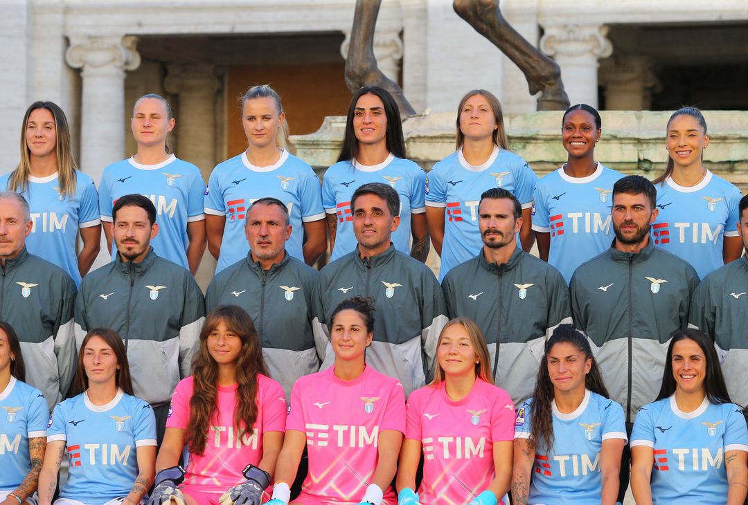 WOMEN | Lazio, foto di squadra al Campidoglio: c’è anche Onorato – GALLERY - immagine 26