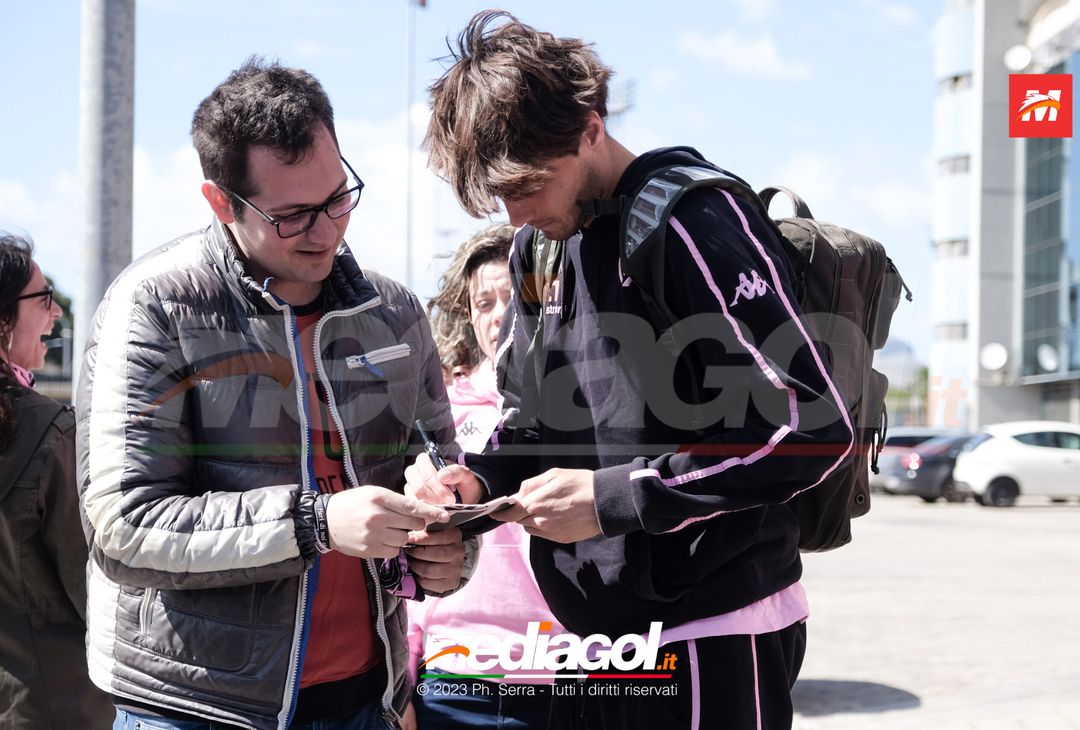 FOTO Venezia-Palermo, i Rosanero in partenza dal “Renzo Barbera” (GALLERY) - immagine 12