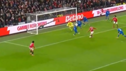 VIDEO Accostato al Napoli, palo clamoroso e 95′ per Garnacho in United-Rangers