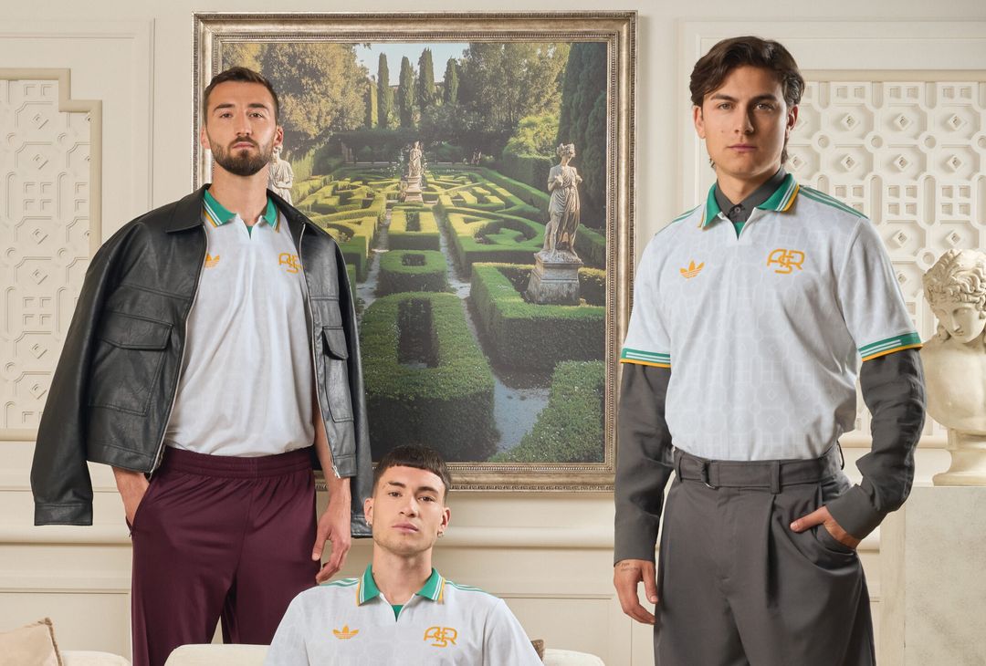 Roma, in vendita la terza maglia con l’acronimo ASR – FOTO GALLERY - immagine 4