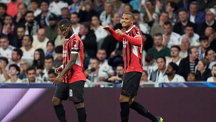 Milan Store San Babila: i tifosi incontrano Malick Thiaw - immagine 1