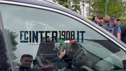 VIDEO FCIN1908 / L’arrivo dei calciatori dell’Inter ad Appiano: bagno di folla dei tifosi