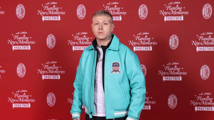 Lazza replica alle critiche: “Non ho offeso nessuno, ma dico una cosa ai napoletani” - immagine 1