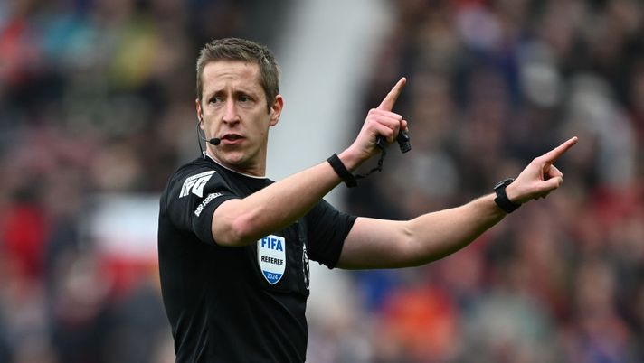 Community Shield, ecco chi arbitrerà il derby di Manchester a Wembley...