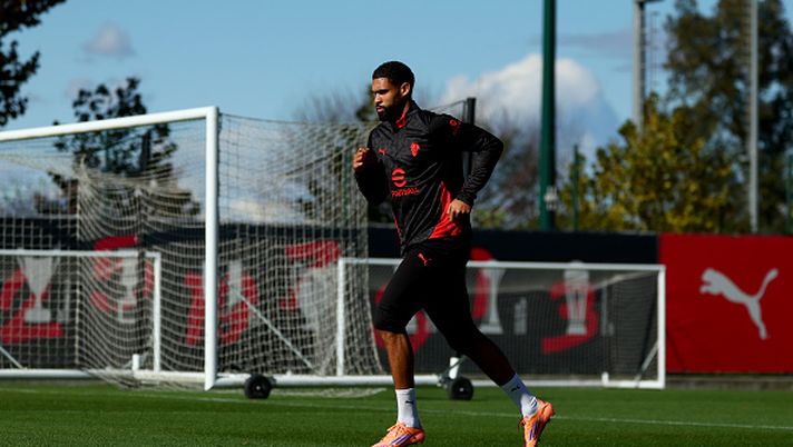 CAIRATE, ITALY - OCTOBER 26: Ruben Loftus-Cheek of AC Milan in action during an AC Milan Training Session at Milanello on October 26, 2025 in Cairate, Italy. (Photo by Giuseppe Cottini/AC Milan via Getty Images)  loftus-cheek-sul-campo-oggi-a-milanello-tutte-le-foto