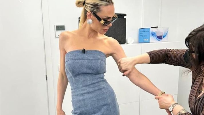 Ilary Blasi a Verissimo, la Toffanin: “Ma non è il momento di parlare di addio a Totti” Ilary Blasi a Verissimo, la Toffanin: “Ma non è il momento di parlare di addio a Totti” - immagine 1