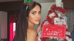 Marika Fruscio per Natale si veste da sexy elfo: le curve sono da capogiro