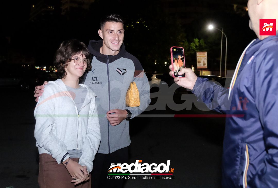 FOTO PALERMO: i rosanero si radunano al parcheggio dell’ippodromo (GALLERY) - immagine 18