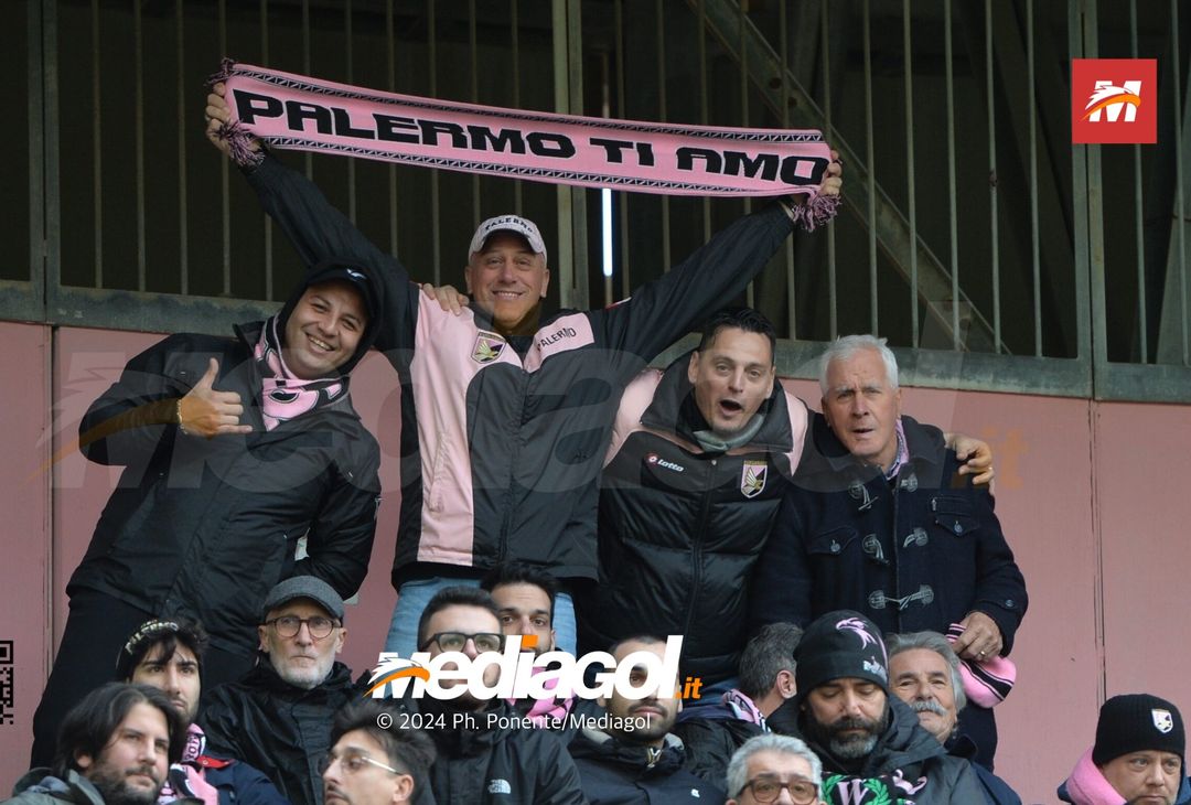 FOTOTIFO Palermo-Modena 4-2, gli scatti ai tifosi al “Renzo Barbera” (GALLERY)- immagine 1