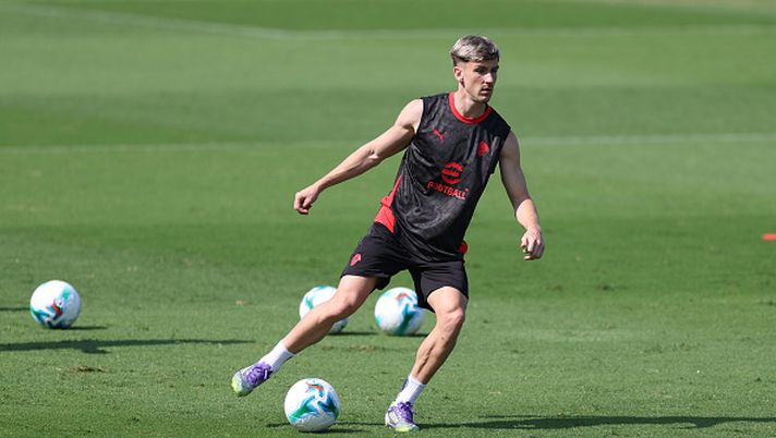 CAIRATE, ITALY - JULY 12: Alexis Saelemaekers of AC Milan in action during a AC Milan training session at Milanello sports center on July 12, 2025 in Cairate, Italy. (Photo by Claudio Villa/AC Milan via Getty Images)  Saele