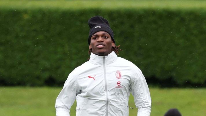 Milan, Leao a un bivio: il Barcellona e la voglia di Tare