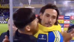 VIDEO / “Ti amo, ti amo”: Cavani travolto da un tifoso del Boca Juniors