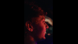 VIDEO – Kimi Antonelli festeggia in centro la vittoria del Bologna!