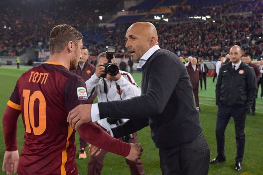Pace fatta tra Totti e Spalletti, il CT dell’Italia: “Mai smesso di abbracciarlo”- immagine 3
