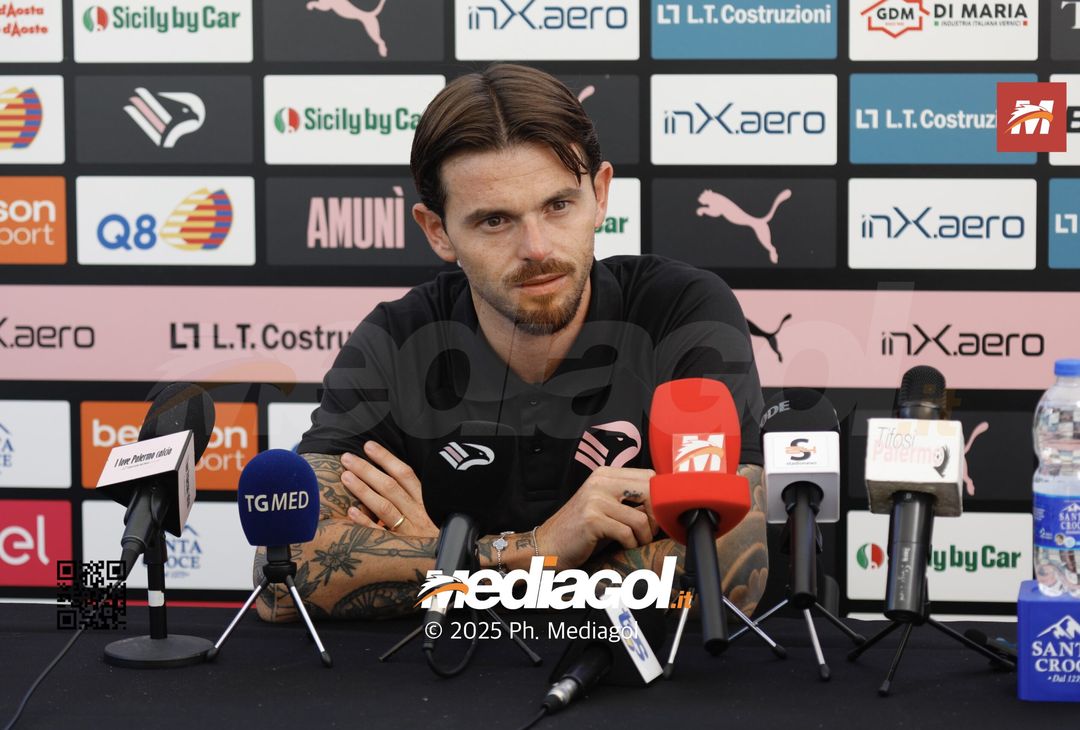 FOTO, capitan Brunori in conferenza stampa al ritiro del Palermo - immagine 5