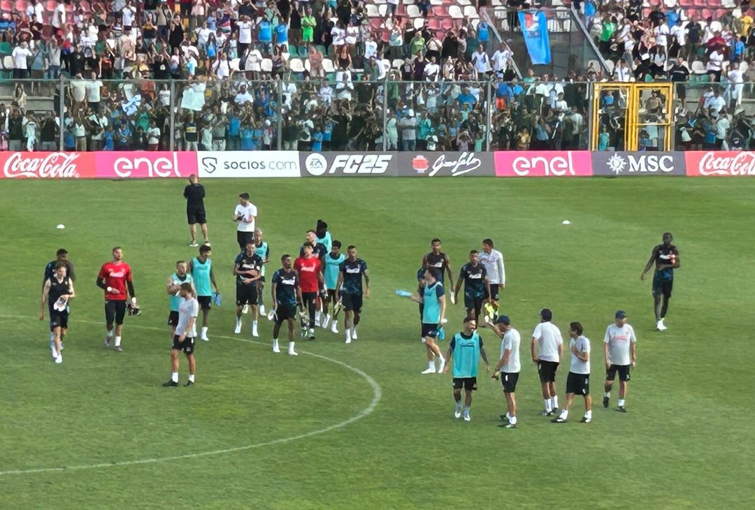 GALLERY La squadra saluta i tifosi e parte il coro “Sarò con te”, si chiude il ritiro - immagine 8