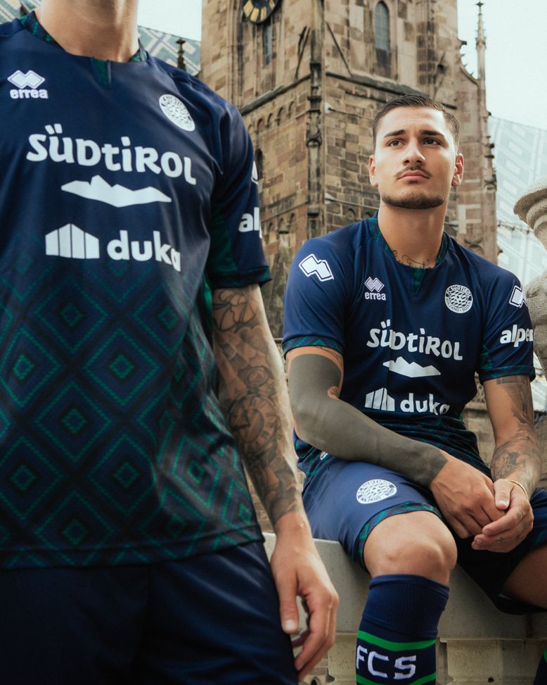 Südtirol, sulla seconda maglia le tegole del Duomo di Bolzano- immagine 4