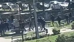 Scontri, inseguimenti per le strade e arresti a Belgrado: c’è il derby…