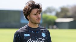 Vergara, futuro al Napoli incerto. Santacroce sorprende: “Spero per lui che vada via”