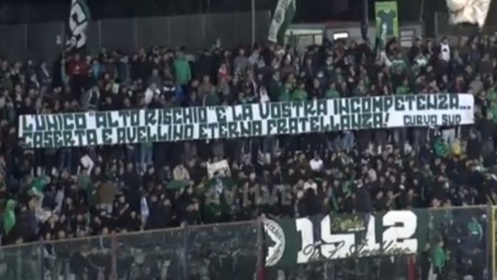 Avellino, derby vinto a Caserta e striscione contro l’Osservatorio: “Noi fratelli, voi incompetenti” - immagine 1
