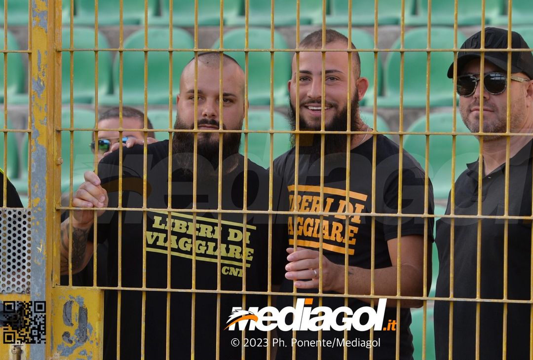 FOTOTIFO Palermo-Lecco, gli scatti ai tifosi al “Renzo Barbera” (GALLERY) - immagine 7