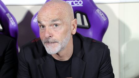 FLORENCE, ITALY - MARCH 30: Stefano Pioli manager of AC Milan looks on during the Serie A TIM match between ACF Fiorentina and AC Milan - Serie A TIM at Stadio Artemio Franchi on March 30, 2024 in Florence, Italy.(Photo by Gabriele Maltinti/Getty Images)
