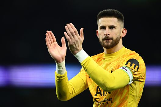 Guglielmo Vicario, portiere del Tottenham. (Foto di Justin Setterfield/Getty Images) Nottataccia per il Tottenham: tifosi del Bødo sparano fuochi d’artificio sotto l’hotel- immagine 2