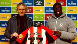 FOTO – Kayode esibisce la sua numero 33 biancorossa. L’augurio dell’agente