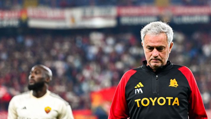 Esonero Mourinho, i social si scatenano: “Con lui fino all’inferno” - immagine 1