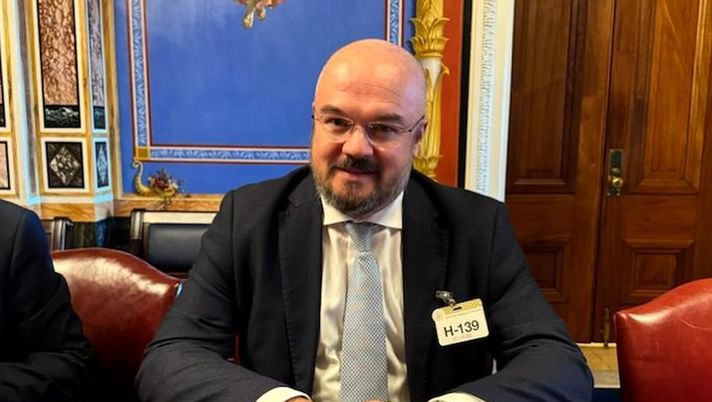 “La Juve ruba da 50 anni”, tifosi bianconeri contro il senatore Borghi - immagine 1