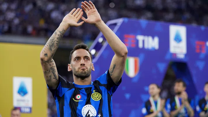 Romano: “Bayern è su Calhanoglu, solo offerta super può tentare l’Inter. La posizione di Hakan” - immagine 1