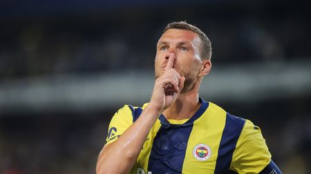 ISTANBUL, TURKEY - JULY 30: Edin Dzeko celebrates after scoring his team's first goal during the UEFA Champions League second qualifying round second leg match between Fenerbahce and Lugano on July 30, 2024 in Istanbul, Turkey. (Photo by Ahmad Mora/Getty Images) Dzeko