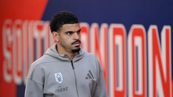 Il Tottenham paga la clausola per Gibbs-White, ma il Nottingham denuncia irregolarità e blocca tutto - immagine 1