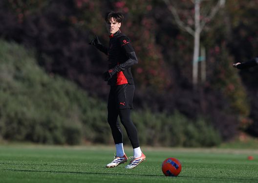 milanello-leao-in-gruppo-gabbia-piu-no-che-si-per-cagliari