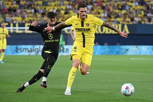 Rafa Marin tiene botta nel duello con Alex Baena durante Villarreal-Atletico Madrid