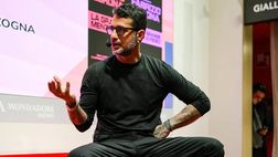 Corona: “Lauro bulletto, Fedez sul podio”. Poi attacca pesante Ferragni e Lucarelli